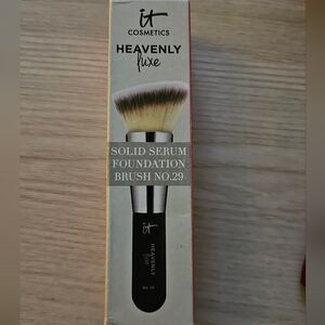 IT Cosmetics Heavenly Luxe Solid Serum Foundation Brush No. 29